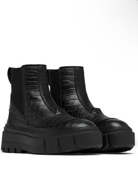 Sorel Leather Caribou Platform Waterproof Chelsea Boots NWT